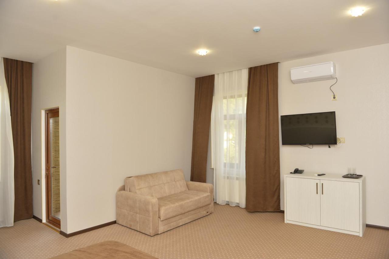 Hirkan Park Hotel Lankaran Ngoại thất bức ảnh