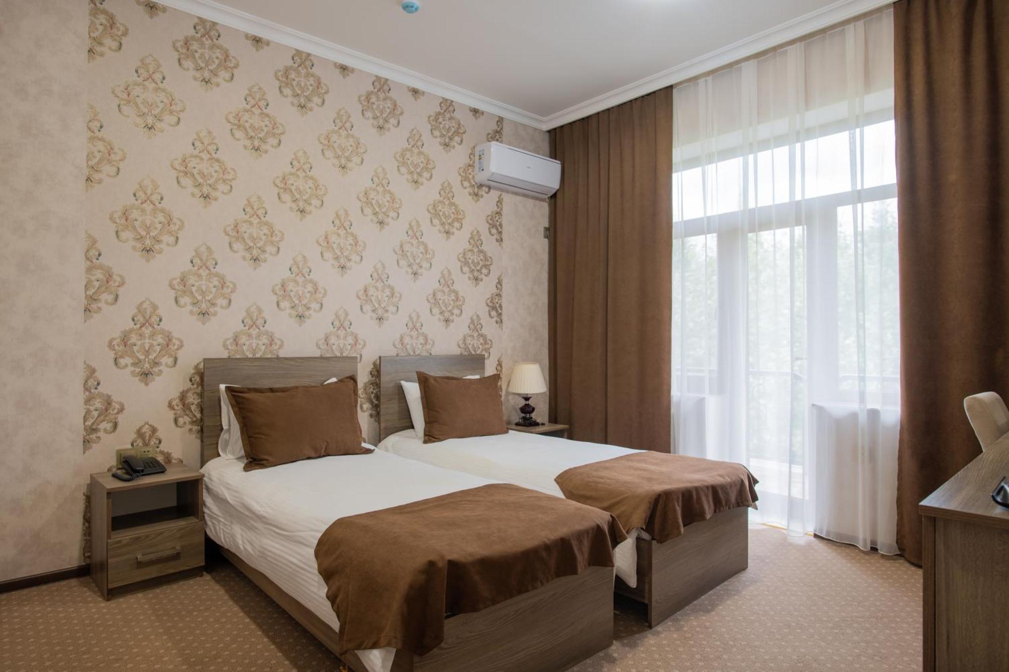 Hirkan Park Hotel Lankaran Ngoại thất bức ảnh